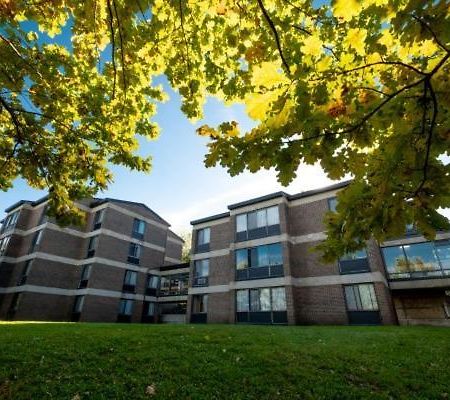 Au Campus Hotel Sherbrooke Exterior photo